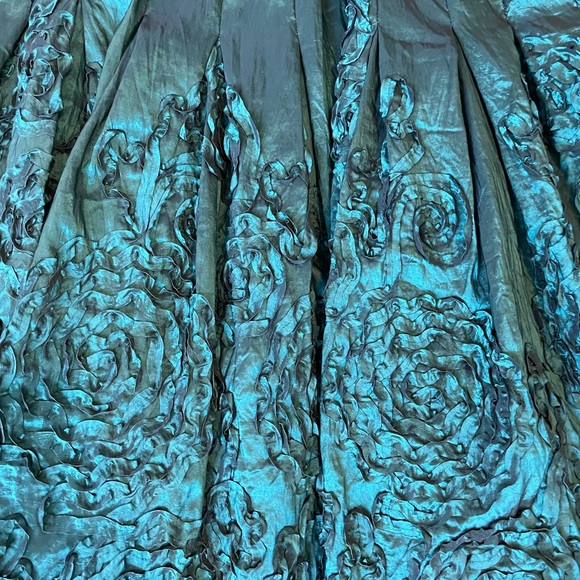 Adrianna Papell Dress. Size 4 - Picture 11 of 12